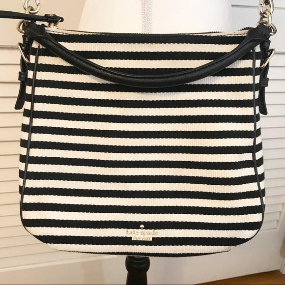 kate spade Handbags - Authentic Kate Spade Cobble Hill striped Ella sm